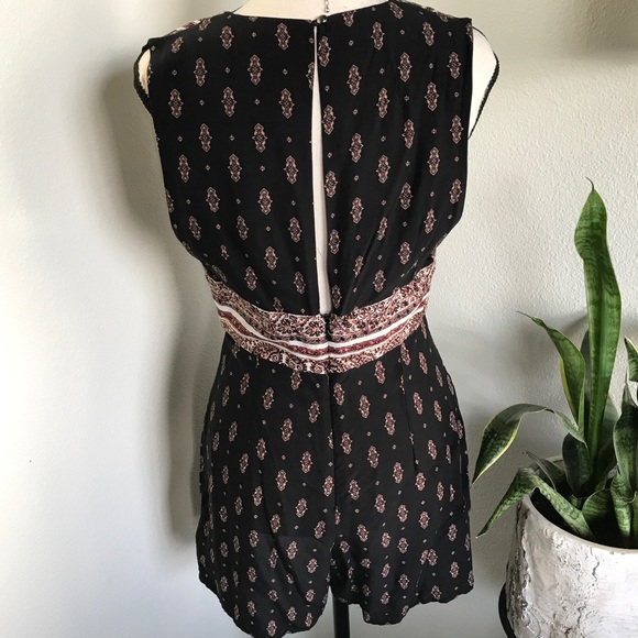 Gorgeous printed boho romper - Picture 3 of 7